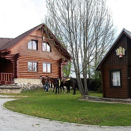 Villa Zrub Benango Mengusovce Exterior foto